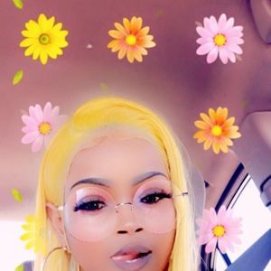 Meet your Posher, Yanique